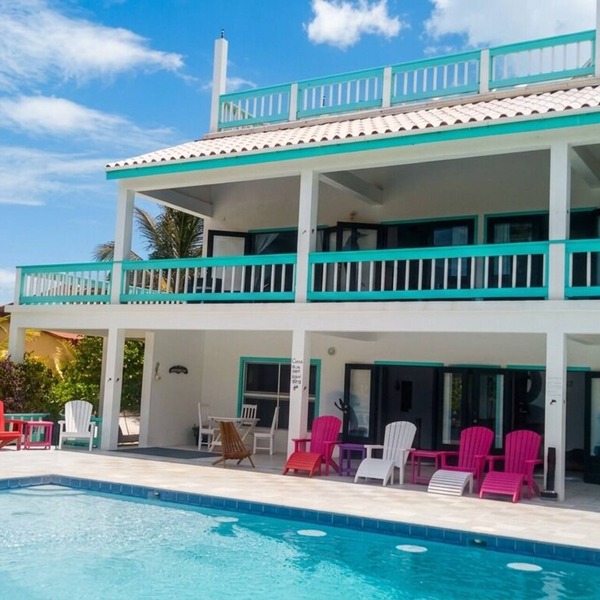 Blue Dolphin Beachfront Villa "Nicest House on the Island"