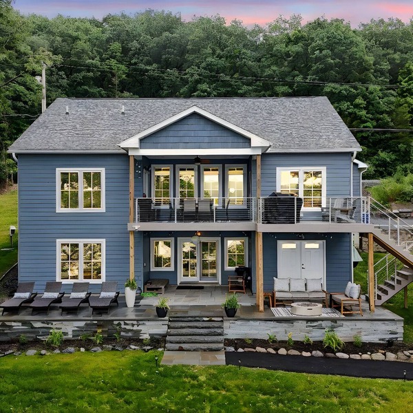Blue Heron Hideaway: A Premium Lakefront Retreat
