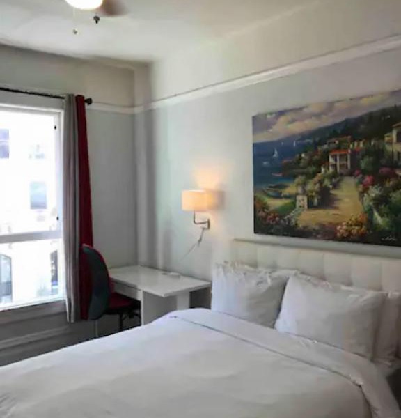 Blue Hotel
