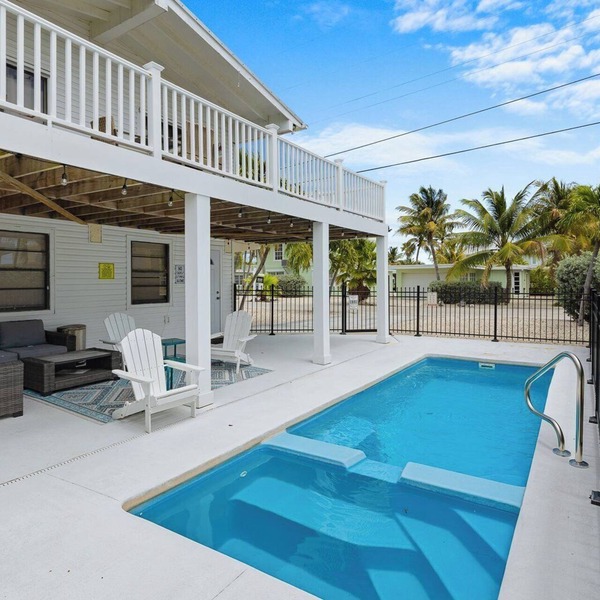 Blue Lagoon 2bed/2bath with private pool - no dockage