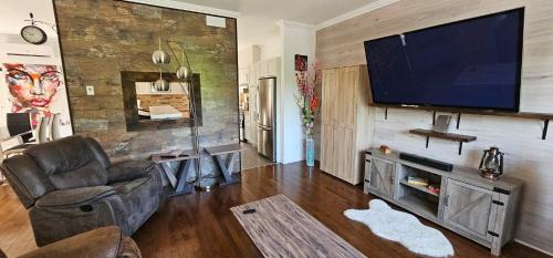Blue Mountain Retreat & Hot Tub