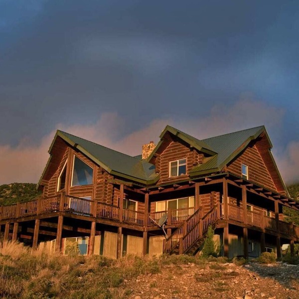 Blue Mountain Ranch: 7 Bedrooms, Sleeps 20