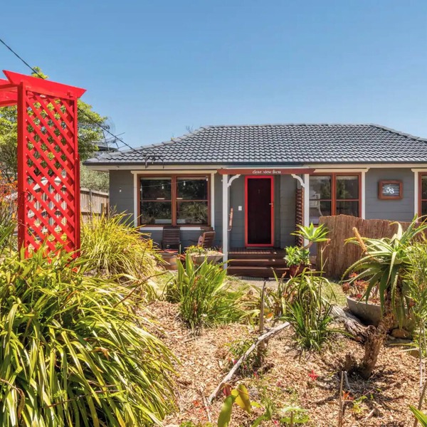 Blue Mountains Urban Farm Stay near Sydney at Clear View Farm (up to 5 guests)