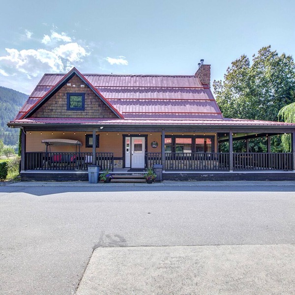 Blue Owl Villa - at Owl 's Head Mountain and minutes to the beach