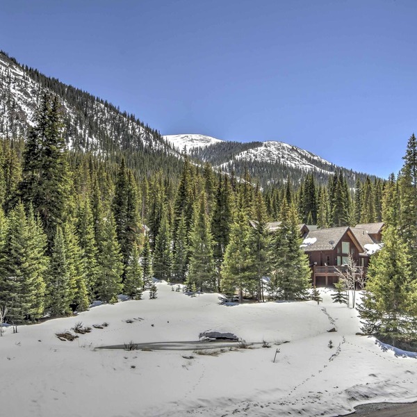 Blue River Condo w/Views - 5 Mi to Breckenridge!