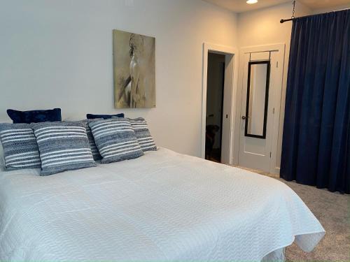 Blue Studio at Navarra Gardens