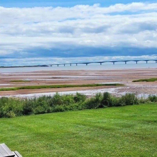 "Blue Suede View" cottage overlooking the Northumberland Strait