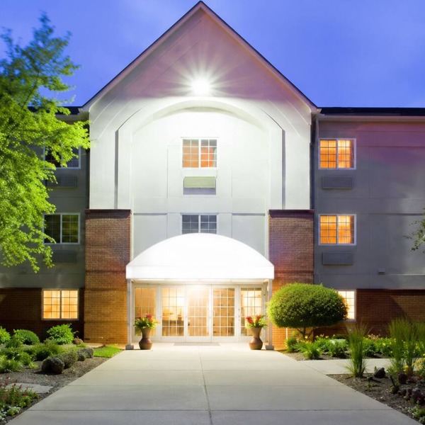Blue Way Inn Suites Bloomington Airport