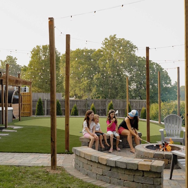 Bluffview on the River with a hot tub, sauna, pool table, and more!