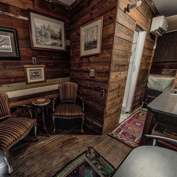 Bohemian Container Tiny Home centrally located in The Cedars artist neighborhood