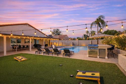 Bohemian Resort-Pool, Spa, Golf, Bar, BBQ, &Games!