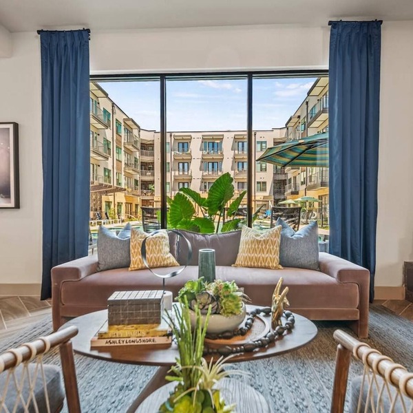 Boho Soco 1BR Queen Suite w Gympickleballlaundry