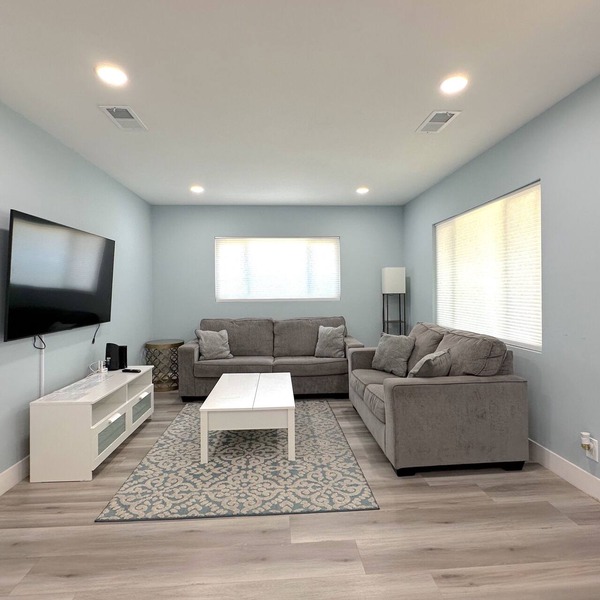 BOOK NOW Triple "C" Property! Clean, Comfortable and Close to Disneyland OC FUN