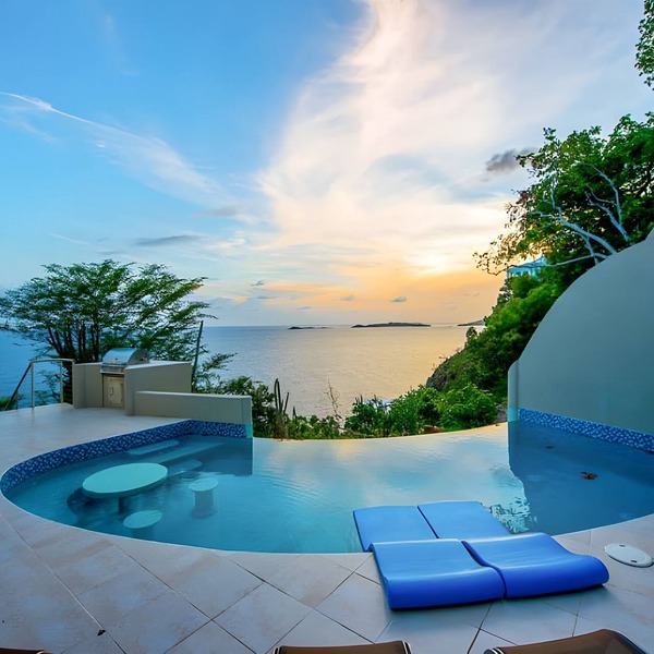 Bordo Mare: Oceanfront, Heated Saltwater Pool, 100% A/C, Endless Views, More.