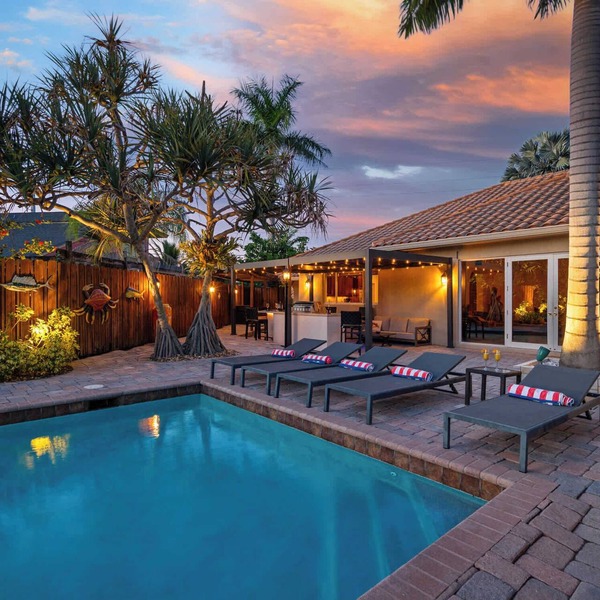 Botanical Paradise: Waterfront Pool Villa w/Kayaks