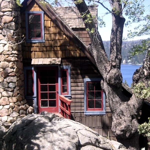 Boulder Crest. Historic Lakeview Cabin