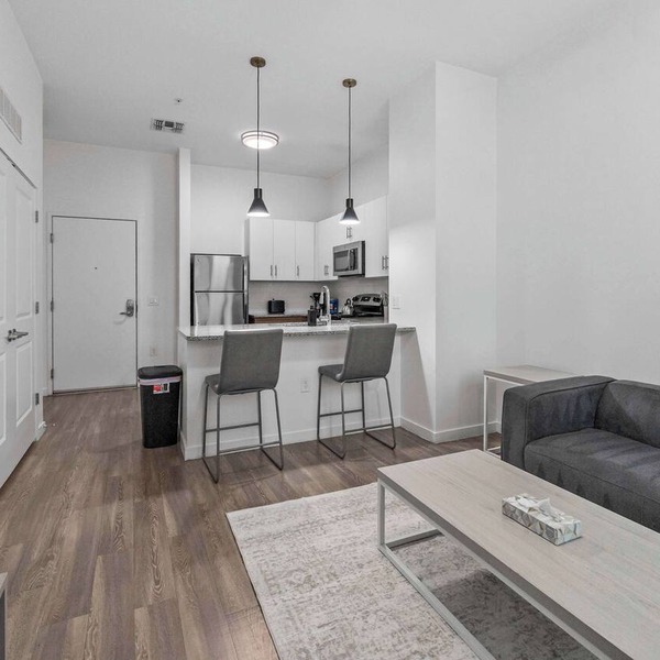 Boulevard Stays Modern Tempe 1BR ASU Pool, Gym 02