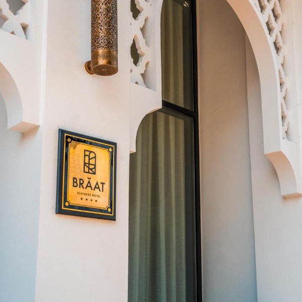 BRĂAT Hôtel