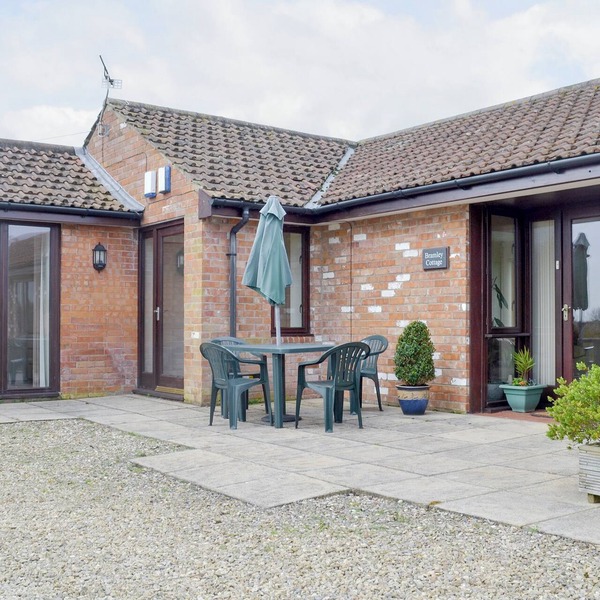 Bramley Cottage - UKC1701