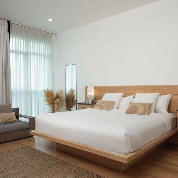 Breathtaking Beach Close from Your Door Steps | Suite w/Living area