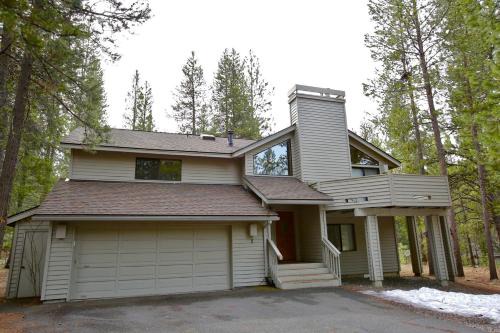 Breathtaking Cottage with Barbecue in Sunriver, Oregon