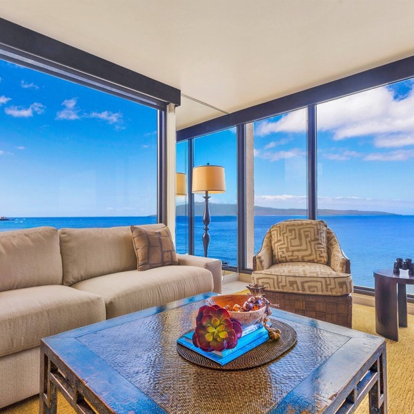 Breathtaking Oceanfront/Beachfront Corner View Luxury on Kaanapali Beach 2B 2B