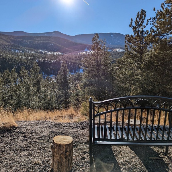 Breathtaking View: Relaxing Rocky Mountain Getaway
