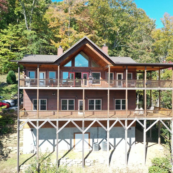 BREATHTAKING VIEWS @ 3,850 FEET, 4.2 ACRES GATED PRIVACY, 100 CONSECUTIVE 5-STAR