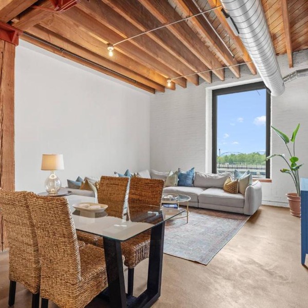 Brick & Bed, Riverfront Lofts, P 4J
