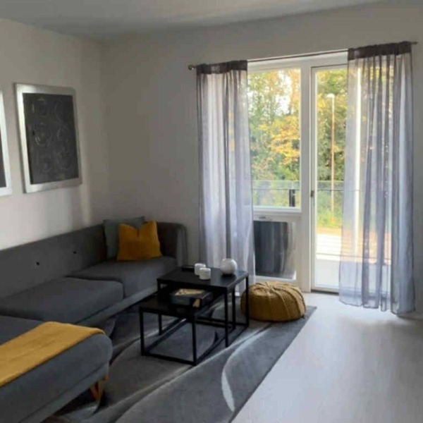 Bright 3-Room Apartment with Balcony