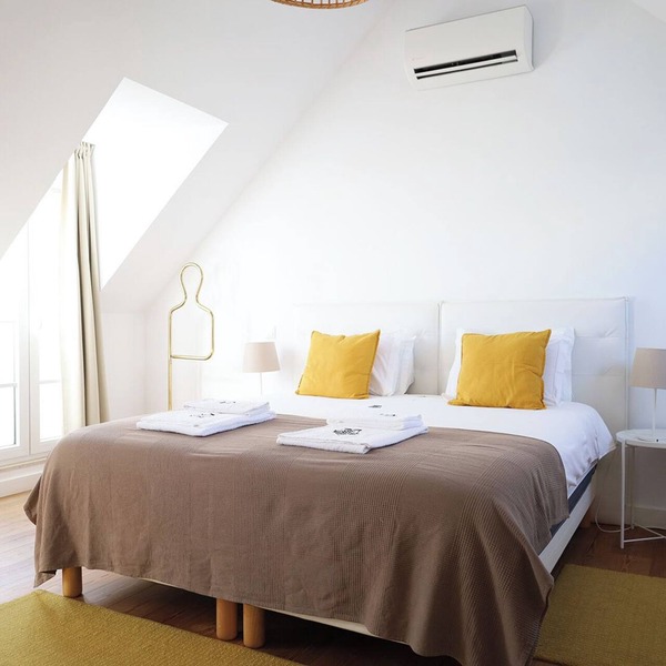 Bright and comfortable duplex apartment in a quiet and typical Lisbon neighborhood.