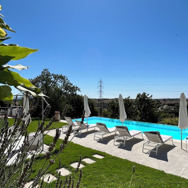Bright and modern 5-bedroom villa sleeps 12