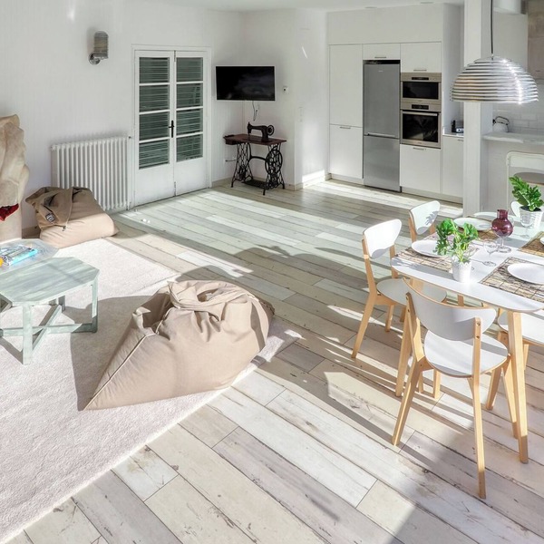 Bright & Artistic by Interhome