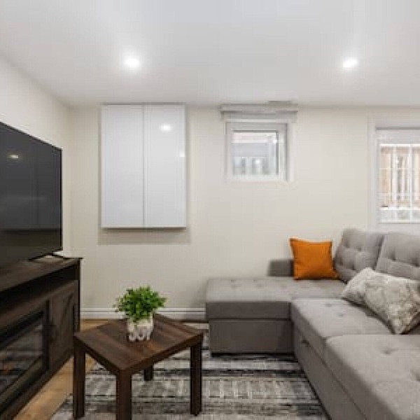 Bright Basement Home|Family-Friendly 3BR Retreat