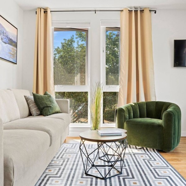 Bright Capitol Hill Condo | Great Location & Views