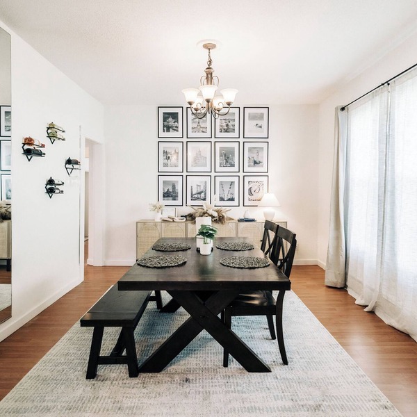 Bright, chic & spacious by Summit/Hamline in St Paul with porch and swing chairs