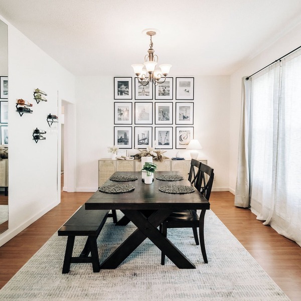 Bright, chic, spacious, central for family with porch, swing chairs & parking