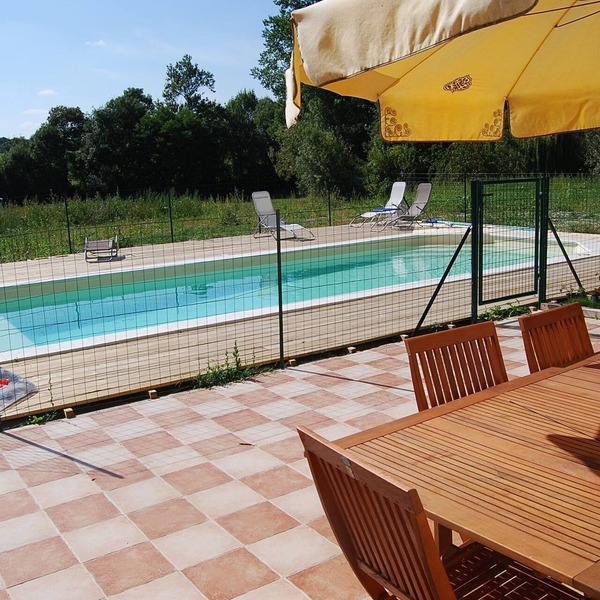 Bright Beautiful Charentaise house, well decorated and quiet, 10 mns from Jonzac