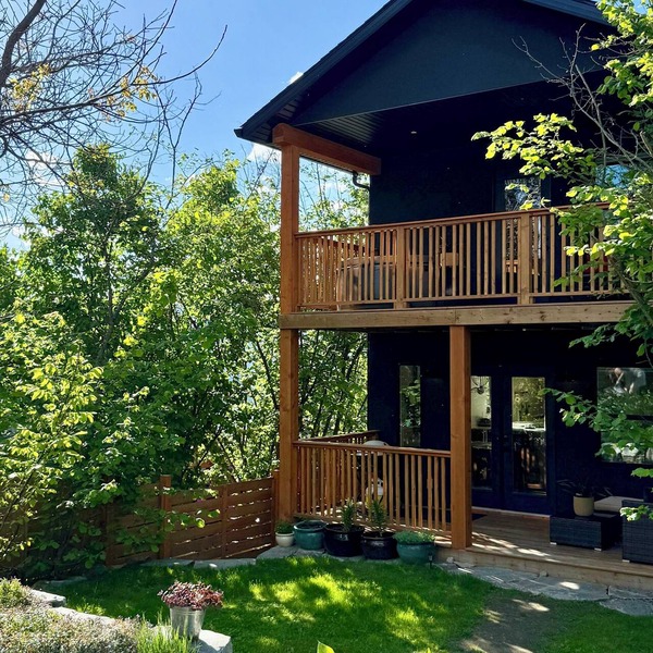 Bright Modern Hillside Stay 3 Min To Downtown Family & Pet Friendly HotTub