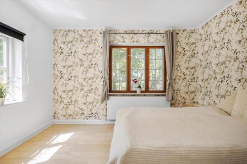 Bright Modern Holiday Home Near Hindemae