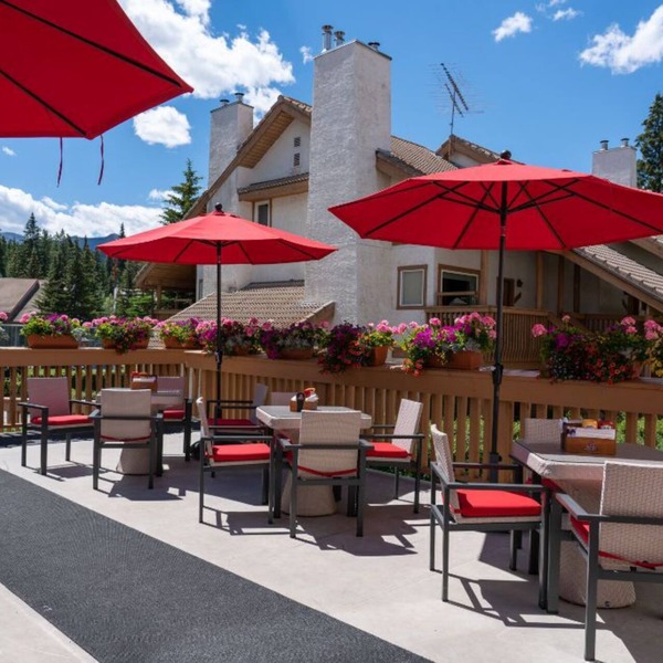 Bright & Spacious for 8 | Access to 2 hot tubs!
