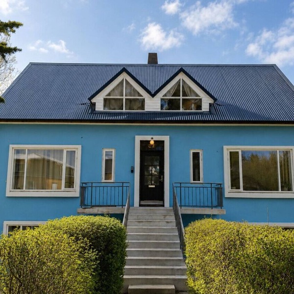 Bright & Spacious Stay for Families and Friends