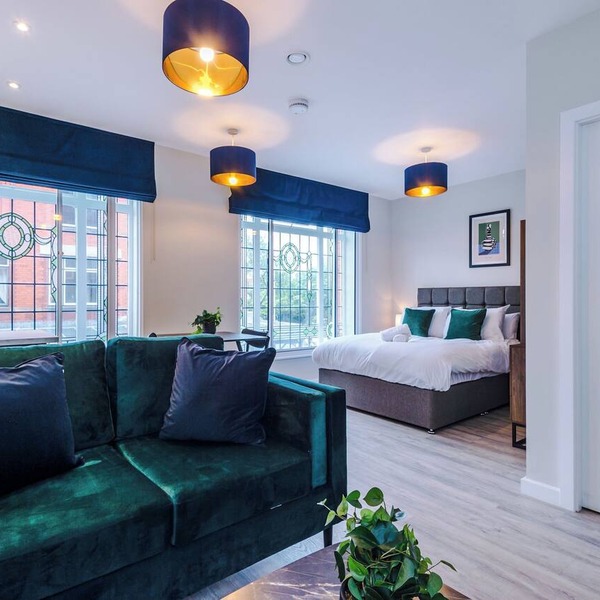 Bright & Spacious Studio | Elysée Suites Southport