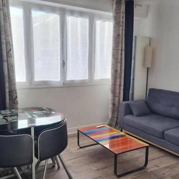 Bright studio ideally located in Lourdes