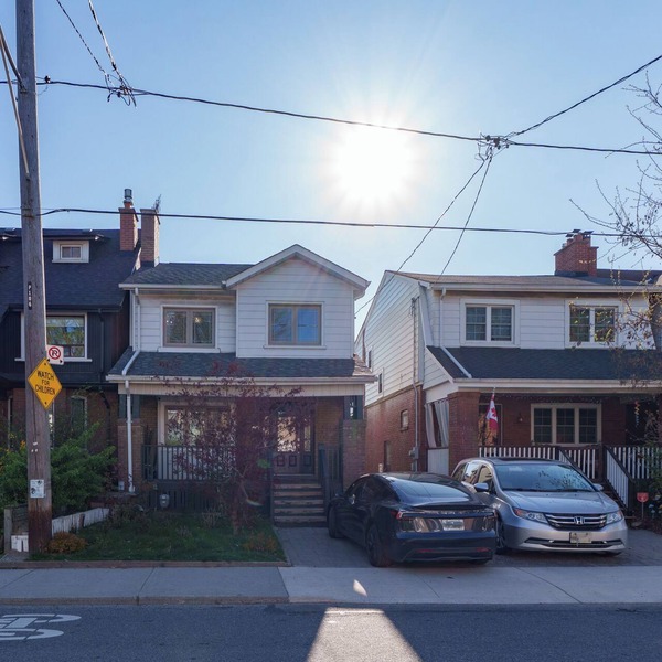 Bright & Stylish 3BR | Walk distance to Subway & High Park