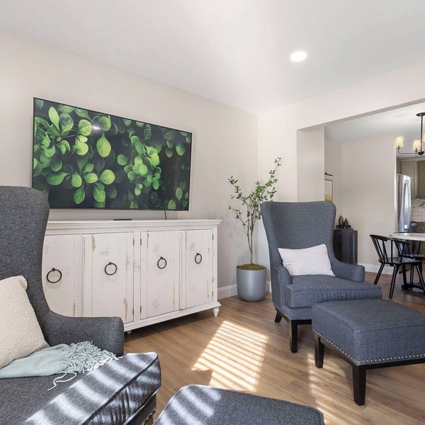 Bring Everyone/NEW 5BR Townhome Designed for Groups/ Home Base near ND