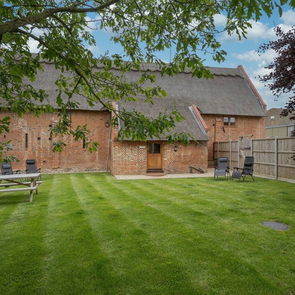 Bristow's Barn | East Ruston Cottages. East Ruston, Norfolk