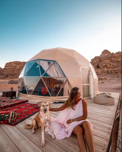 BUBBLES LUXURY CAMp & BUBBLES ROOM