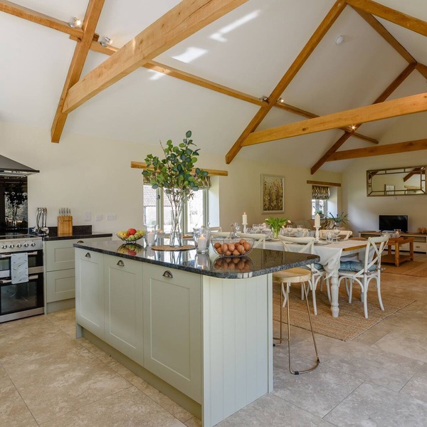 Budding - sleeps 8 guests in 4 bedrooms