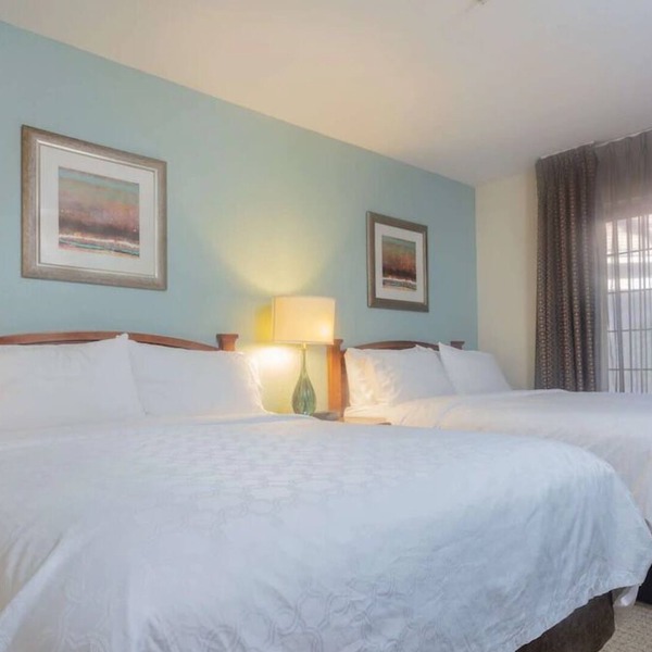 Budget-Friendly Getaway! 2 Modern Units, Pet-Friendly, with Free Breakfast